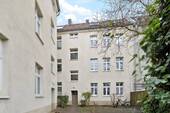 Hinterhof - 2 Zimmer Etagenwohnung zum Kaufen in Berlin