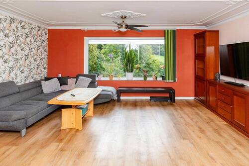 1.OG Wohnzimmer - 7 Zimmer Doppelhaushälfte zum Kaufen in Remscheid