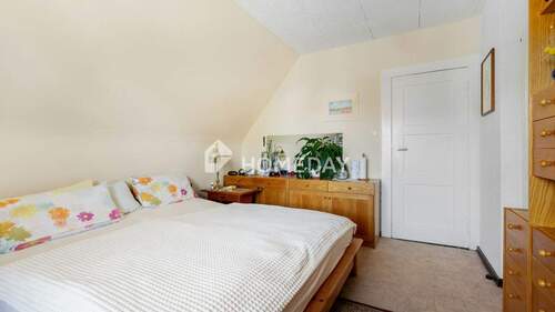 1. OG Schlafzimmer 2 - 