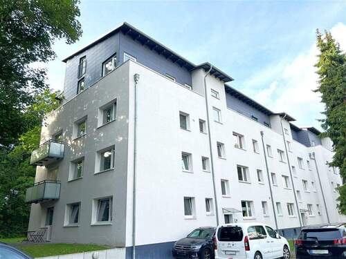 Fassade - Lichtdurchflutete 3-Zimmer-Wohnung mit Balkon und Außenstellplatz