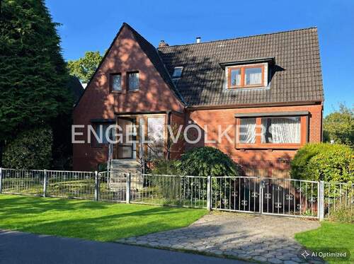 [KI-optimiertes Foto] Vorderansicht mit Morgensonne - 