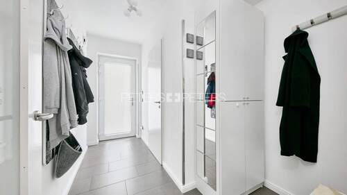 Flur - Mehrfamilienhaus, Wohnhaus mit 117,00 m² in Hamburg zum Kaufen