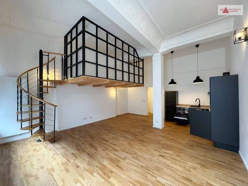 Wohnbereich - Stilvolles Apartment mit Einbauküche, Balkon & Galerie
