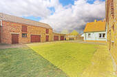 Hausansicht / Hofbereich - 