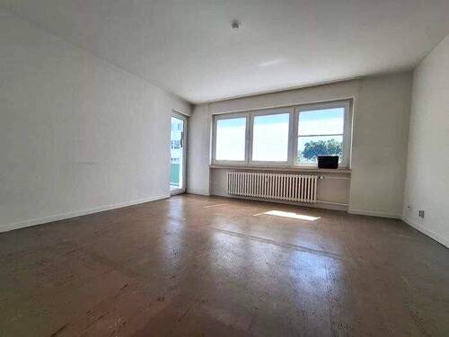 20250813_142524.jpg - ** Ausschließlich für den 1-2 Personenhaushalt ab 45 Jahre! Helle 3 Zimmerwohnung mit Balkon in fußläufiger Entfernung zur Bonner Innenstadt**