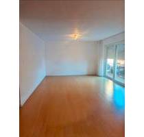 Ideal für Eilige Singles oder Paare! Freundliche grosse 2-Zi. Wohnung (im 1.OG ) mit Einbauküche (Ablösefrei) & Balkon sowie Pkw Stellpl in Ochsenfurt