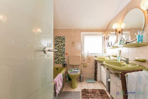 OG: Badezimmer - 
