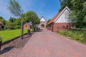 Auffahrt - Historisches Bauernhaus mit idyllischem Garten! Plus Ausbaureserve und ggf. Bauplatz.