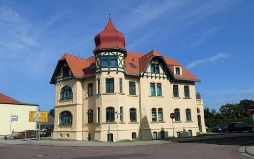 Hausansicht - 4 Zimmer Etagenwohnung zur Miete in Markranstädt
