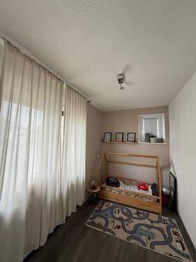 Kinderzimmer / Büro - 