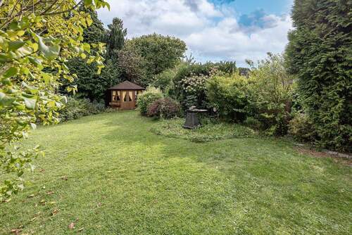 schönes Gartengrundstück - 