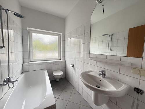 Badezimmer - Etagenwohnung mit 60,00 m² in Celle zur Miete