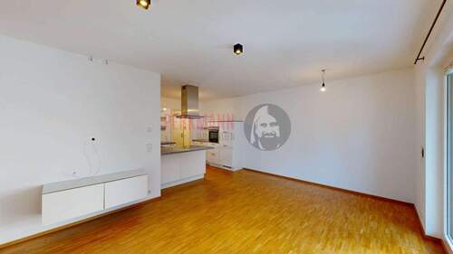 Wohnzimmer - 2 Zimmer Etagenwohnung in München
