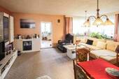 Wohnzimmer - 5 Zimmer Doppelhaushälfte zum Kaufen in Mücheln