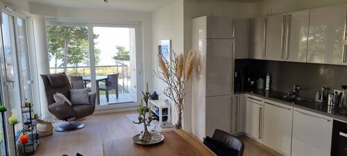 Wohn- Esszimmer mit Balkon - 3 Zimmer Etagenwohnung zur Miete in Timmendorfer Strand