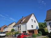 1.jpg - Schönes 280 qm-Zweifamilienhaus mit Garagen + Garten