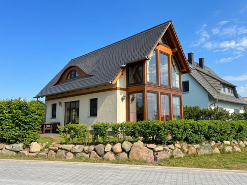Außenansicht - Ferienhaus der Extraklasse mit Seeblick in erster Reihe zum Boutique-Hafen
