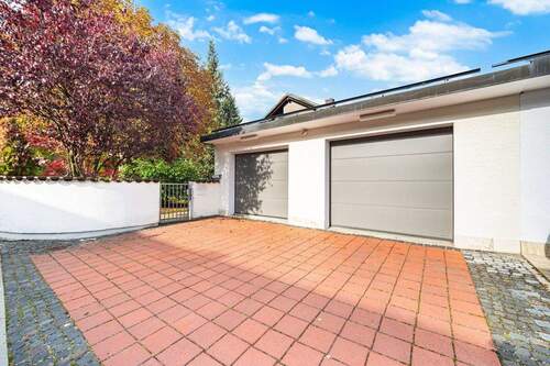 Doppelgarage mit PV Anlage - 