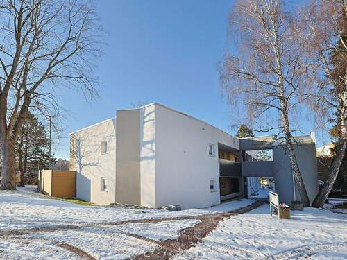 Hausansicht von außen (Eingangsbereich) - Modernisierte Erdgeschosswohnung