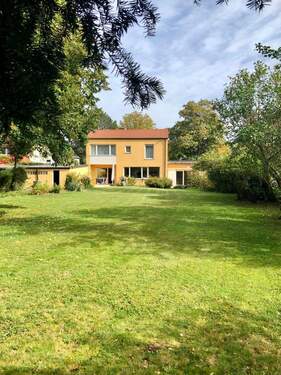 Rückansicht Bestandsgebäude - Grundstück in München
