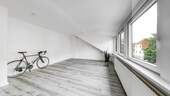 Wohnzimmer - Charmante Dachgeschosswohnung im begehrten Stadtteil Walle