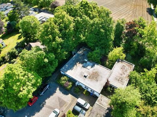 Vogelperspektive - 6 Zimmer Bungalow zum Kaufen in Meerbusch