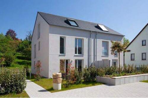 Aussenansicht_Garten - Neuwertige 5-Zimmer-Doppelhaushälfte im Zentrum Rottenburgs