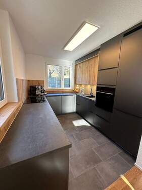 Einbaukueche_1 - 5 Zimmer Etagenwohnung in Rottenburg