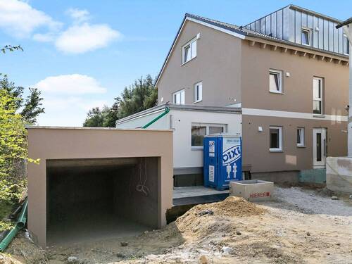 Tiefgaragenzufahrt - 