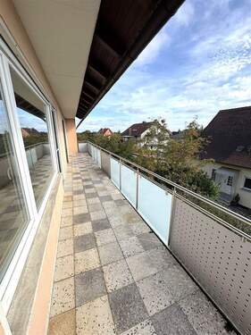 Überdachter Balkon mit ca. 17m² - 