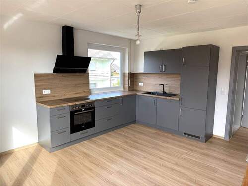 Neue Einbauküche - Top renovierte 3 Zi. Whg in Flachslanden