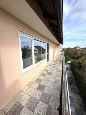 Balkon mit Zugang zum WZ und Schlafzimmer - Etagenwohnung mit 90,00 m² in Flachslanden zur Miete