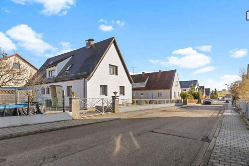 Straßenansicht Nordwest - Grundstück zum Kaufen in Kösching