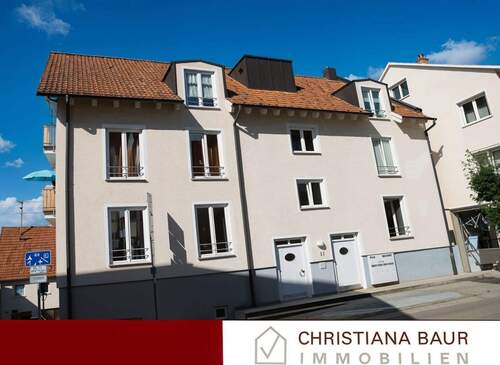 Hausansicht - BEZUGSFREI UND MITTENDRIN: 2,5-Zimmer-Wohnung Hechingen