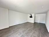 Wohn-Essbereich mit offener Küche - 3 Zimmer Etagenwohnung in Veitsbronn