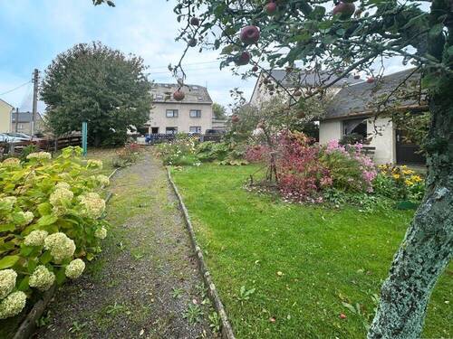Garten - Gemütliches Zweifamilienhaus mit Garten in Börnichen