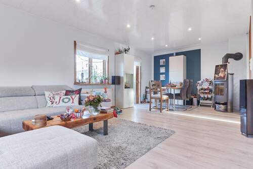 Wohnzimmer - 3 Zimmer Einfamilienhaus zum Kaufen in Achim