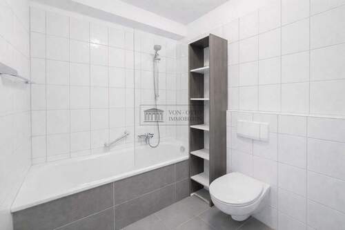 modernes Badezimmer - 