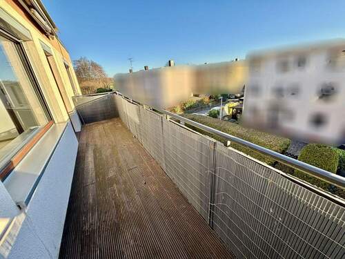 Großzügiger Balkon - 