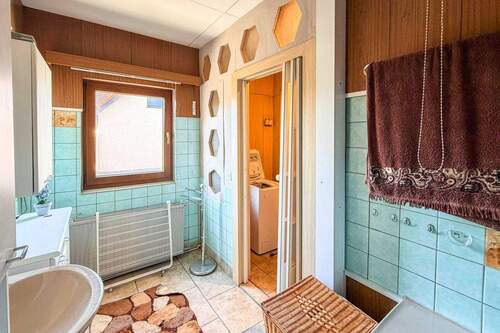 Badezimmer EG Ansicht 02 - 