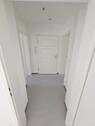 Flurbereich_ - Lichtdurchflutete Wohnung mit Fenster in Bad und Küche - ideal für Singles & Paare