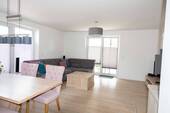 Wohnzimmer - 4 Zimmer Etagenwohnung in Salzhausen