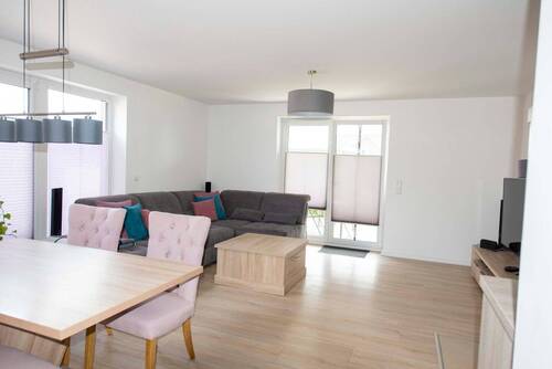 Wohnzimmer - 4 Zimmer Etagenwohnung in Salzhausen