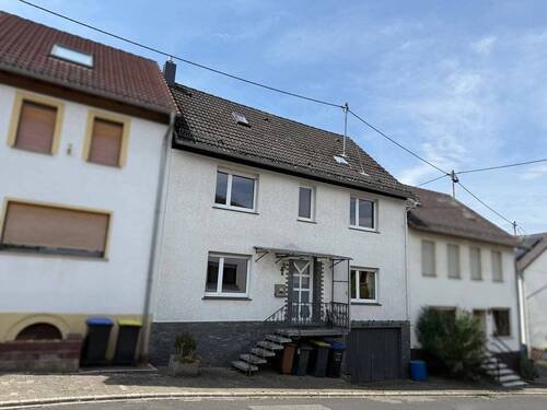 Ansicht - - RESERVIERT - Charmantes Reihenmittelhaus mit Gartengrundstück