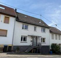 - RESERVIERT - Charmantes Reihenmittelhaus mit Gartengrundstück - Lauschied