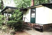 zur Terrasse - Neuer Preis! Dauerwohnsitz: idyllisch gelegener Bungalow mit Pool und Garage, mitten im Wald...