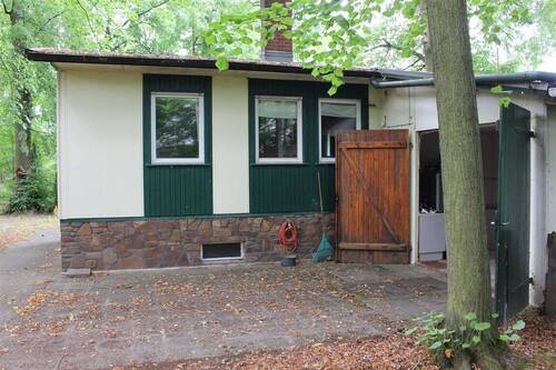 Rückseite mit Garage - 3 Zimmer Bungalow zum Kaufen in Brandis b Wurzen