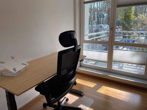 Wohnzimmer mit Schreibtisch - Etagenwohnung mit 51,40 m&sup2; in Potsdam zum Kaufen