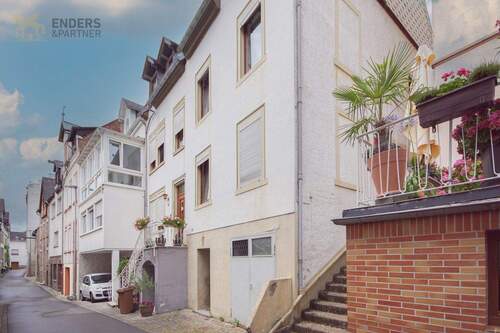 1 - Ausbaufähiges 3 ZKB Reihenendhaus mit Einbauküche und Stellplatz