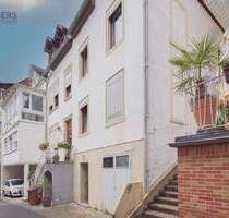 Ausbaufähiges 3 ZKB Reihenendhaus mit Einbauküche und Stellplatz - Zell / Merl